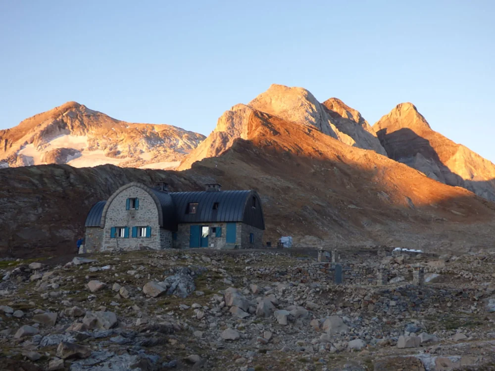 Refuge de Bayssellance (2651 m)