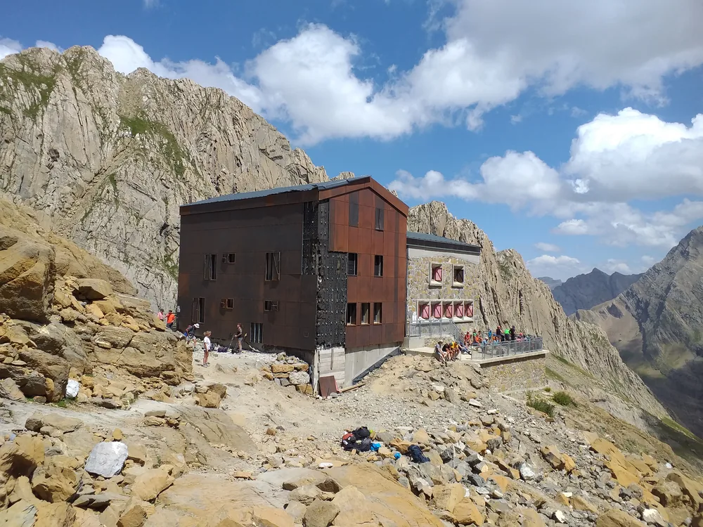 Refuge des Sarradets (2587 m)